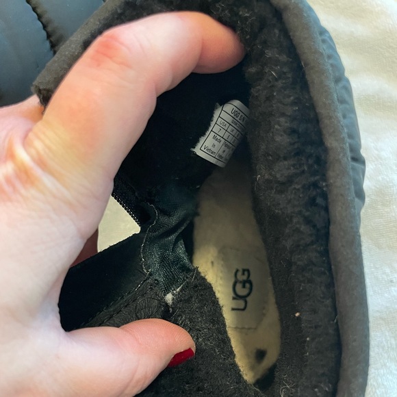 UGGS! - Picture 2 of 7